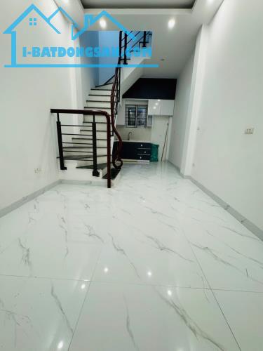 Bán Nhà Ô Chợ Dừa, Đống Đa, Gần 30m2, ngang 3.2m, 2 Thoáng, K.doanh, 5 Tỷ Hơn - 1