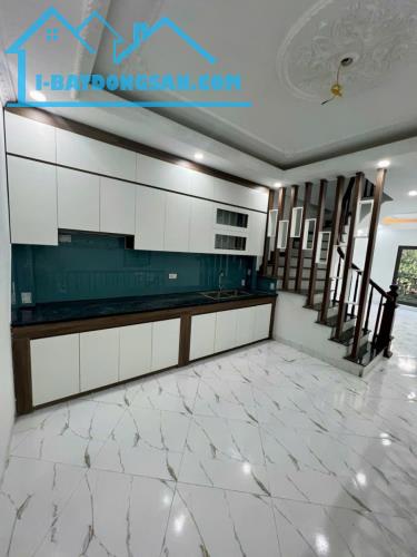 BÁN NHÀ 40M2 XÂY 5 TẦNG- Ô TÔ VÀO NHÀ - ĐỘI 1 - LẠC THỊ - NGỌC HỒI - 1