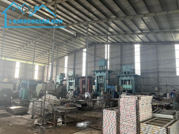 Nhà xưởng 2900m2, giá chỉ hơn 9 triệu 1m2, Đức Hoà Long An - 3