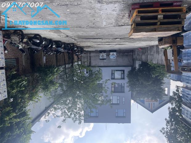 Chính chủ nhờ Bán 120m² đất mặt phố Chính Trung khu 31ha Trâu Quỳ, có nhà C4! Giá 185tr/m.