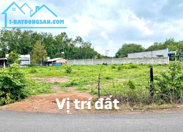 KẸT VỐN BÁN 3 SỔ 15X50=826,2m2, GIÁ 260tr, NẰM NGAY THỊ XÃ, GẦN 2KCN, DÂN CƯ DÔNG.