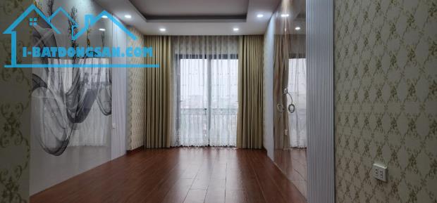 Nhà mặt phố Nguyễn Khang, vỉa hè, sổ vuông, MT lớn DT65m2 giá 34.8 tỷ - 2