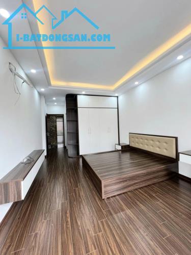 BÁN NHÀ THANG MÁY NGỌC LÂM - NHỈNH 8 TỶ Ô TÔ NGỦ TRONG NHÀ - NGAY MIPEC, CẦU LONG BIÊN - 2