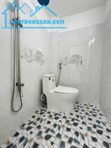 Đầu tư thua lỗ bán gấp! Nhà gần bến xe Miền Đông cũ 48m2 Giá 2 tỷ 088 ngay Quốc lộ 13 - 1