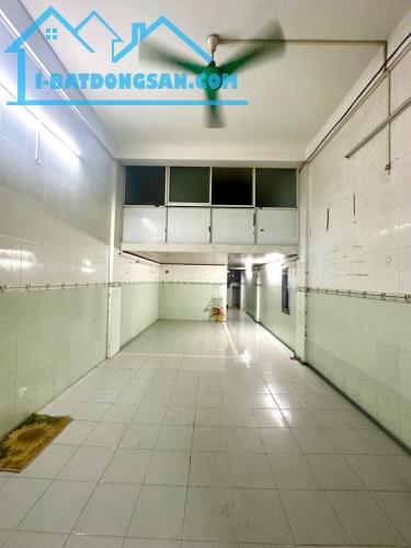 Mặt tiền CC Chợ Bình Tiên Q6 - giảm còn 3 tỷ - hẻm 6m thông - 42m2 - kinh doanh tốt