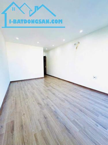 Bán nhà Thạch Bàn, Gần Đăng Kiểm. Ô tô đỗ ngày đêm - Thang máy - 40m x 6T.  Lh 0965858116 - 5