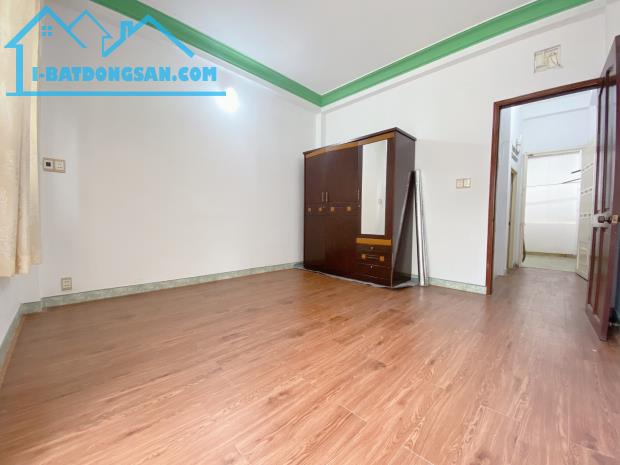 CHỢ BÀ CHIỂU - Ô TÔ NGỦ TRONG NHÀ - 4 TẦNG - SỔ VUÔNG - 7.X TỶ - 2