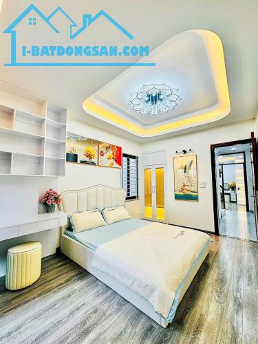 Quang tiến 45m2- 4.5 tầng- dân xây-ngõ ô tô-mặt tiền rộng thoáng- 5.4 tỷ- dân trí cao - 2