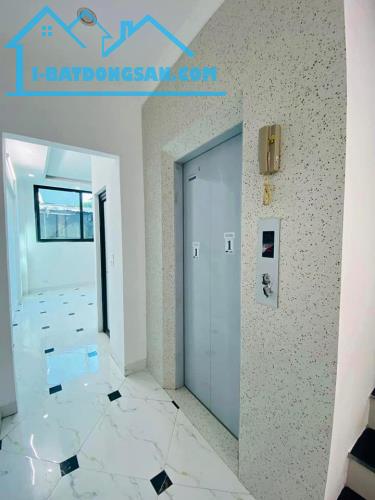 Mặt phố Trung tâm Quận Đống Đa, căn góc, 52m2, MT 8m, KD sầm uất giá chỉ 18 tỷ