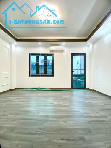 Chỉ 2 tỷ có nhà ở La Phù xây 5 Tầng, 3P Ngủ rộng, chỉ 40m ra đường ô tô đỗ Lê Trọng Tấn - 2