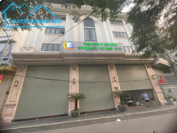 Cho thuê MBKD Khuất Duy Tiến 150m2x 7 tầng thang máy, Mt 7m, kinh doanh mọi mô hình.