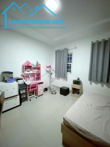 Gấp bán nhà Thủ Đức, 3 tầng, nền dt 90m2, chỉ 5.8 tỷ, thông Mặt tiền Hoàng Diệu 2. - 4