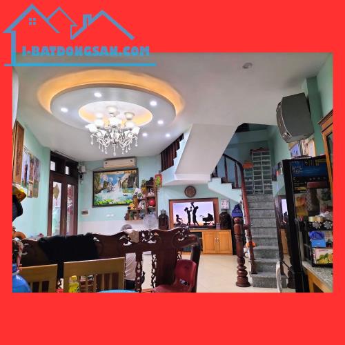 Độc! Bán gấp giá rẻ nhà Nguyễn Văn Cừ 45m2*5T- 4 ngủ - Ngõ ô tô - 15 phút tới Hồ Gươm - 3