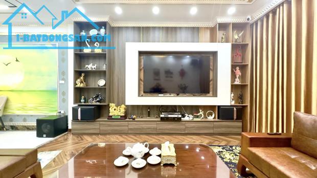 Nhà Hoàng Quốc Việt - 57m² - 7 Tầng - 12.5 Tỷ - Full nội thất 5 sao, thang máy nhập khẩu - 2