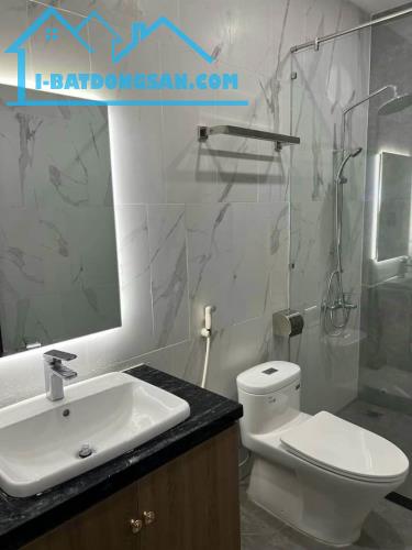 Bán Nhà Ngõ 60 Phố Ái Mộ, Hoàng Như Tiếp, Bồ Đề, 43m2, 6 Tầng, MT6m, Thang Máy, 9 Tỷ Hơn