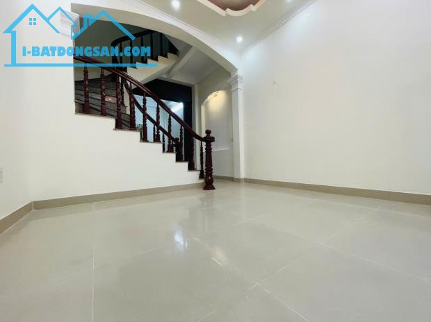 BÁN NHÀ 1.93 TỶ 3 TẦNG 50M2 NGÕ RỘNG KHU BÃI VƯỢT - 2