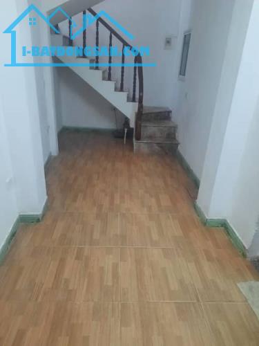 Nhà nhỏ - Giá xinh Trần Quý Cáp- Ngõ Thông- 60m Ra Ôtô. 17m² x4 Tầng- Mt 7m. Giá 3.2 Tỷ - 4