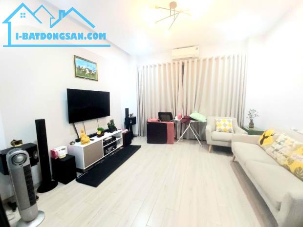 NHÀ P.12 TÂN BÌNH, NGAY NGÃ 4 BẢY HIỀN, HẺM 4M THÔNG, KD VĂN PHÒNG, 56Mx4 3PN LỚN, 8 TỶ X - 1