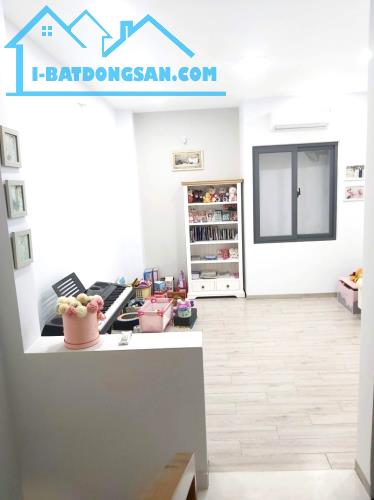 NHÀ P.12 TÂN BÌNH, NGAY NGÃ 4 BẢY HIỀN, HẺM 4M THÔNG, KD VĂN PHÒNG, 56Mx4 3PN LỚN, 8 TỶ X - 3