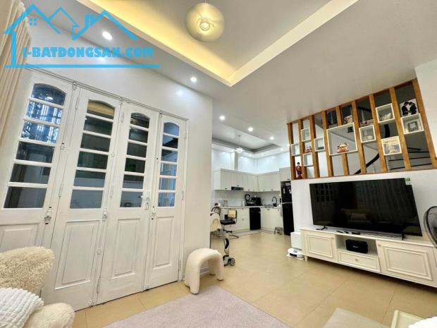 HIẾM ! nhà đẹp Cầu Giấy, full nội thất, ở ngay, 30m ra ô tô, ngõ nông 30m x 5T giá 6,45 tỷ - 3