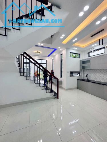 Nhà 2 tầng kiệt ô tô Nguyễn Hữu Cảnh chỉ 1,950 tỷ - 1