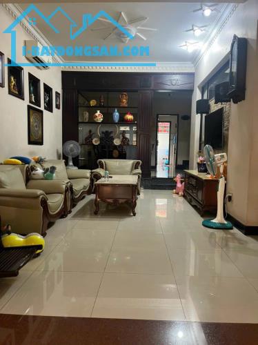 Biệt thự đường Dân chủ khu kiến thiết hiệp phú DT 172m, 3 tầng khu vip - 1