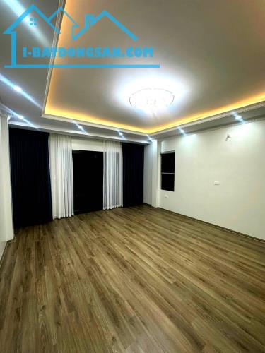 Bán nhà riêng chính chủ cực phẩm đường Hoàng Hoa Thám 38m – Thang máy