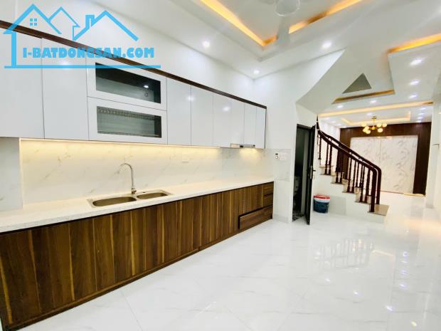 Bán nhà ngõ 172 Âu Cơ. 1 nhà ra ô tô tránh. 50m2, 5 tầng Mt3,8m. nhỉnh 8 tỷ. - 1