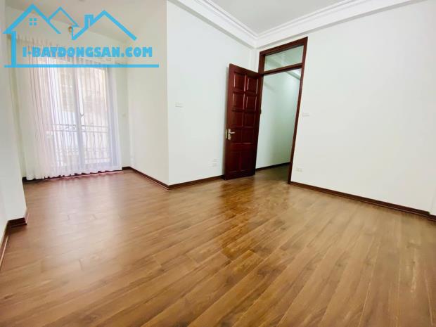 Bán nhà ngõ 172 Âu Cơ. 1 nhà ra ô tô tránh. 50m2, 5 tầng Mt3,8m. nhỉnh 8 tỷ. - 2