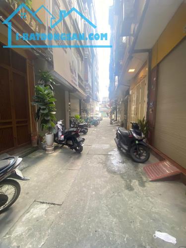 Bán nhà Bạch Đằng-DT 40 m2 x 4 tầng.MT 3,5m.PHÂN LÔ GARA Ô TÔ-THOÁNG TRƯỚC SAU-5 NGỦ.
