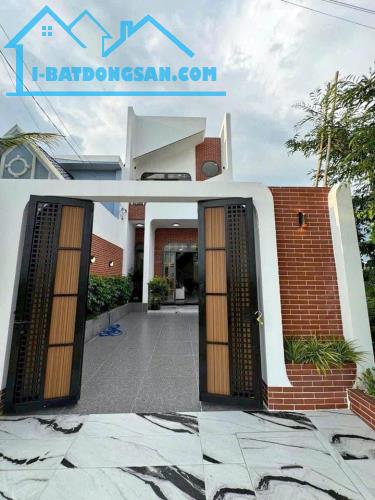 Nhà đẹp 2tỷ150 gần trung tâm Biên Hoà, chỉ với 5p đi xe máy tới KDL Bửu Long.shr thổ cư. - 1