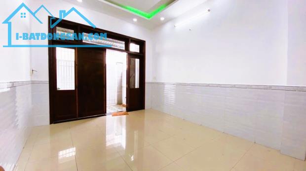 SIÊU RẺ - NHÀ TRỐNG GIAO NGAY - 4 TẦNG - DT 80 M2 (4 x 20) - NGUYỄN VĂN LƯỢNG - GÒ VẤP. - 3