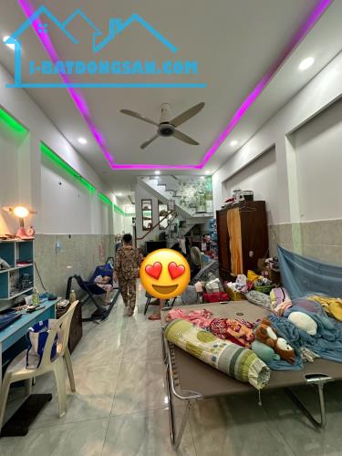 TÂN PHÚ HXH, CẠNH MẶT TIỀN, HƠN 70M2 - 2 TẦNG KIÊN CỐ, 3 PHÒNG - HOÀN CÔNG ĐỦ, CHỈ 6.6 TỶ - 4