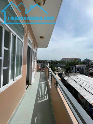 Lô góc 2 Mặt tiền P16 Q8, ngang 10m 3 tầng view sông thoáng, kd cực tốt, giá nhỉnh 6 tỷ TL - 1