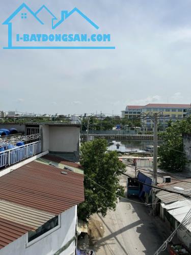 Lô góc 2 Mặt tiền P16 Q8, ngang 10m 3 tầng view sông thoáng, kd cực tốt, giá nhỉnh 6 tỷ TL