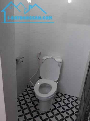 Cho thuê căn hộ tập thể tầng 5 phố Yên Lãng, Láng Hạ, 2 ngủ,1 WC, điện nước giá dân - 6