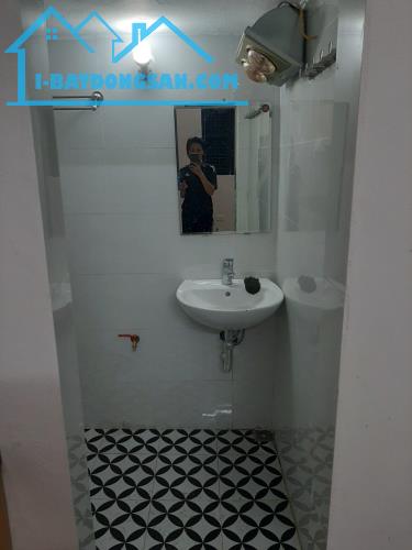 Cho thuê căn hộ tập thể tầng 5 phố Yên Lãng, Láng Hạ, 2 ngủ,1 WC, điện nước giá dân - 7