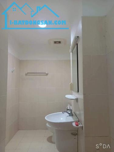 Cần cho thuê chung cư Lotus Garden 50m 1PN 1WC nhà trống giá 7tr5