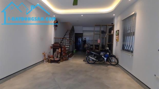9,5 TỶ - NHÀ NGỌC THỤY - GARA Ô TÔ - NGAY ỦY BAN PHƯỜNG - KHU KHAI SƠN -  TRƯỜNG VIỆT PHÁP