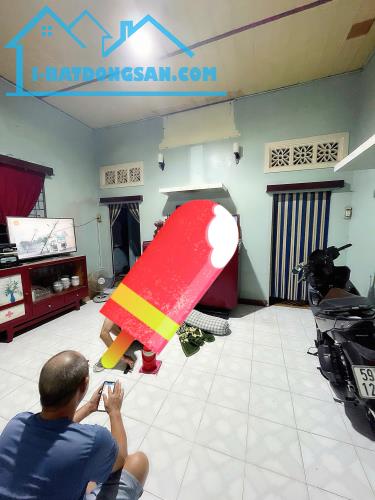 Bán Nhà C4 Đỗ Xuân Hợp,Phước Long B,Quận 9,gần đường Tây Hòa-Ngay Thế Giới Di Động,hẻm 3M - 2