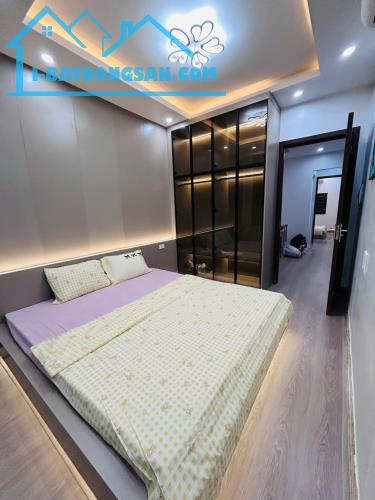 Nhà đẹp 37m2 full nội thất vào ở ngay Phố Phú Thượng