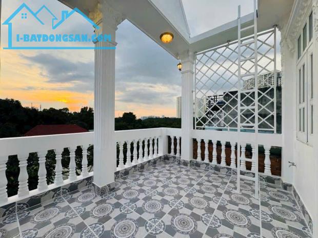 BÁN GẤP NHÀ MỚI TINH HÀNG XÓM PHÚ MÝ HƯNG - 3 TẦNG KIÊN CỐ HXH 1806 HUỲNH TẤN PHÁT - 1