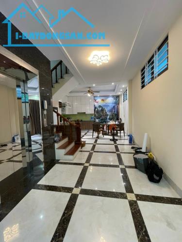 Siêu Phẩm Lô Góc, Ngõ Ô Tô.Bán Nhà Nguyễn Văn Cừ, Long Biên 5T, 68m2, giá 13,5 tỷ - 3