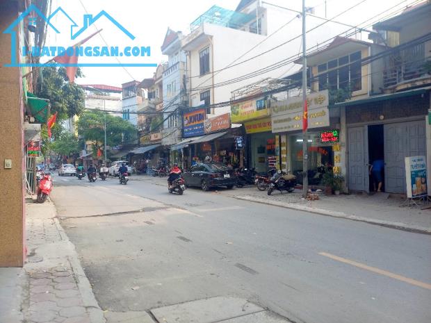 Bán nhà Đại Cát 38 m², 4 tầng, ô tô đỗ cửa giá 3.6 tỷ