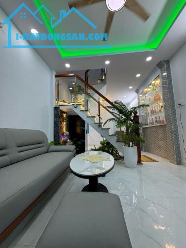 Nhà mới đẹp ở ngay Tùng Thiện Vương, 30m2, tặng nội thất cao cấp, SHR, chỉ nhỉnh 3 t.ỏi - 2