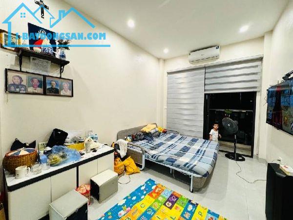 11.2 tỷ phố giáp nhất 37 m2 nhà xây 7 tầng ,ô tô đỗ cửa , thang máy - 3