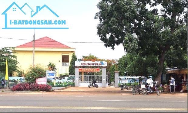 Bán lô mặt tiền nhựa 250m2,TT thị xã, thổ cư,dân đông đường thông gần sát chợ,Giá 380Triệu