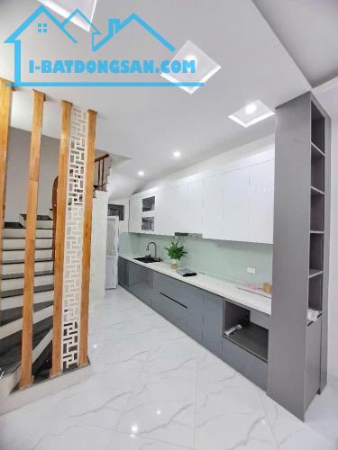 SIÊU PHẨM BÁN NHÀ **NGỌC THUỴ**, 38M2, GẦN Ô TÔ, LÔ GÓC GIÁ 5,5 TỶ - 1