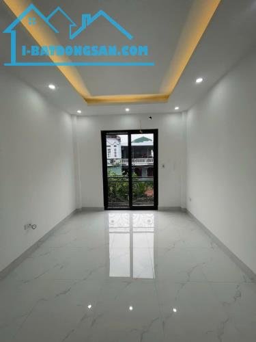 Rẻ nhất Đông La hiện tại - DT 33m2*5 tầng (Vài bước ra đường ô tô) - 1