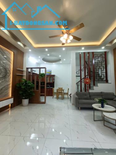 BÁN NHÀ ĐẸP 2.45 TỶ 3 TẦNG 50M2 ( TÂY NAM ) NGÕ RỘNG LÊ HỒNG PHONG - 1